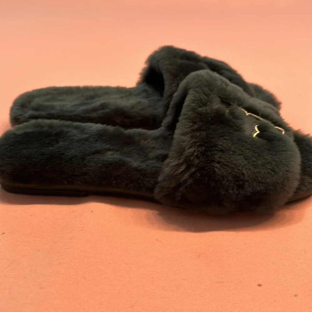 New Tory Burch Double T Shearling Fur Slides. Military Green. Size 7.